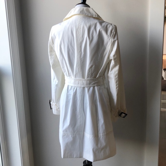 Elegant White Trench Coat - Picture 5 of 6